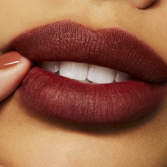 MAC Cosmetics Powder Kiss Lipstick in Turn to the Left (927) NIB - Picture 3 of 7